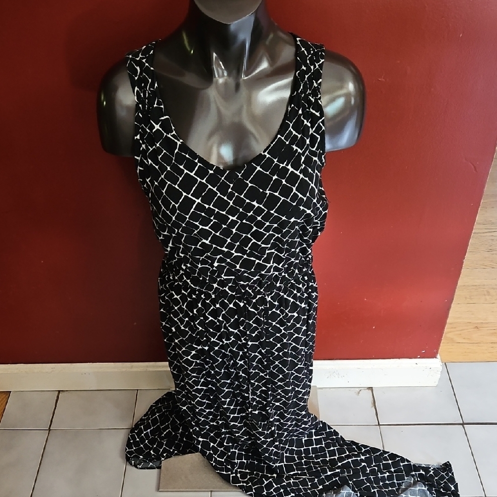 Apt. 9 Black and White Patterned Maxi Dress. Side Slits & Cinched Waist Tie